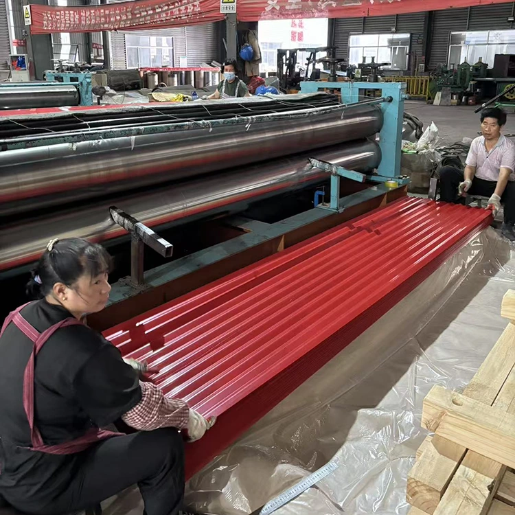 Farbbeschichtetes Wellblechdach